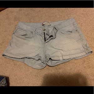 Levi Shorty Short